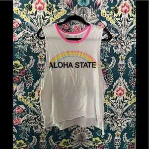 CHASOR: Women’s (M) rainbow aloha state Muscle T